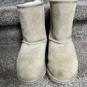 Jackson Bay Women's Classic Sheepskin Boots.